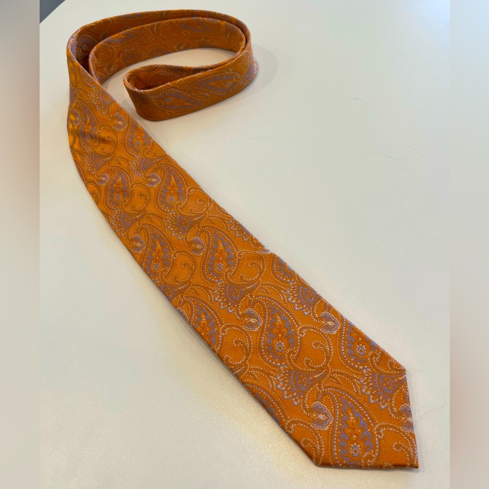 NWOT - IZZA Silk Tie